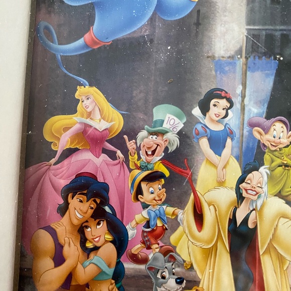 Disney Cinderella castle print with four rare pins. - Picture 4 of 15